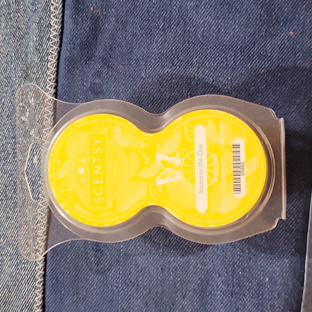 Squeeze the Day Scentsy Pod (twin pack)
